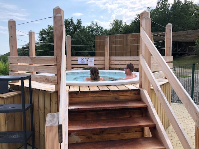 Grand Gite Groupe Lot 46 Château de Termes 11 gîtes, 4 chalets, Piscine Spa